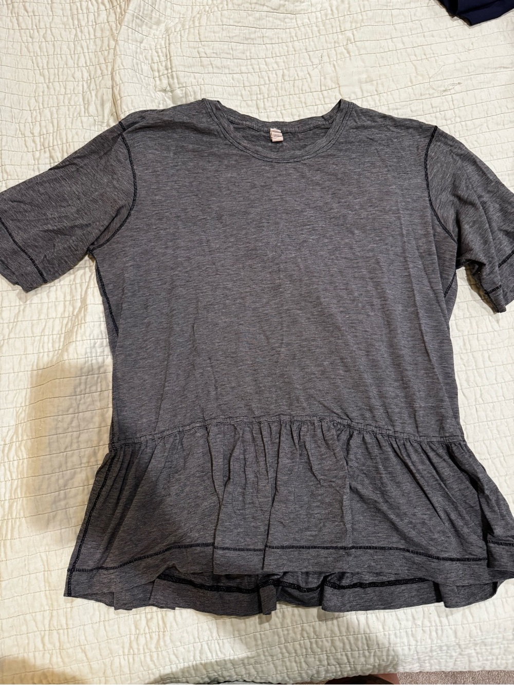 lululemon athletica Charcoal Gray Peplum Short Sleeve Top